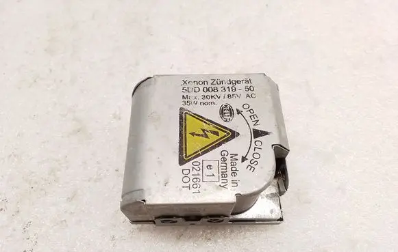 BMW X5 E53 Headlight ballast module Xenon 5DD00831950