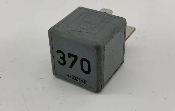 Audi Q7 4L Other relay 8D0951253 V23134J52X300