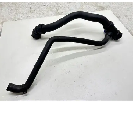 Volkswagen PASSAT B5.5 Engine coolant pipe/hose 4B0121049S