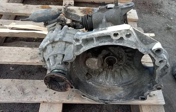 Volkswagen Golf III Manual 5 speed gearbox CHC