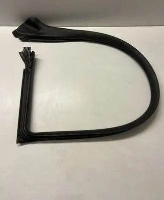 Hyundai Genesis Rubber seal front door window/glass 
