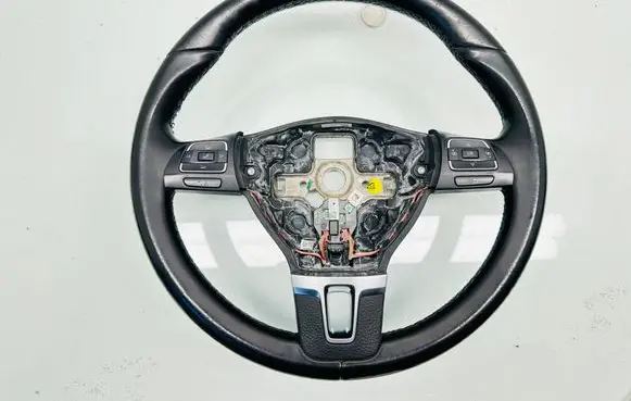 Volkswagen Touran II Steering wheel 1T0419091AC
