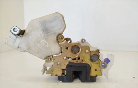 Nissan X-Trail T30 Front door lock 80552AA200 030911 89A910
