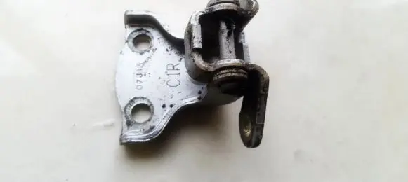 Opel Antara Rear door lower hinge