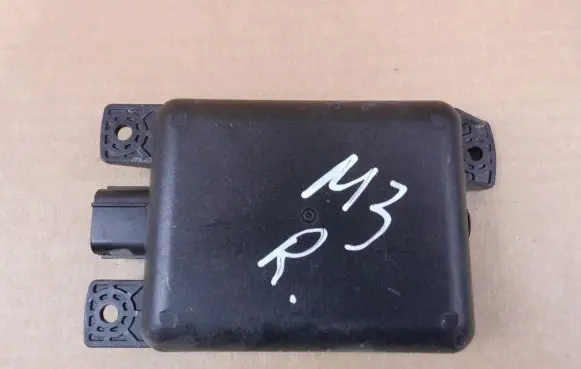 Mazda 3 III Blind spot module B61T67Y80D