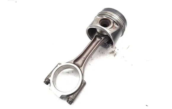 Volkswagen Passat Alltrack Piston with connecting rod CBDC