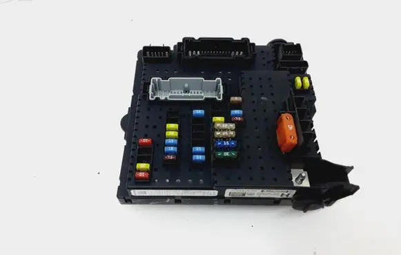 Volvo XC90 Fuse module 30786646