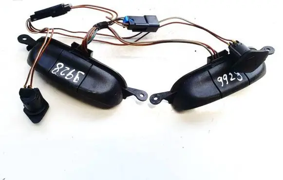 Steering wheel buttons/switches
