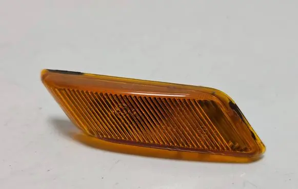BMW Z3 E36 Front fender indicator light 8389535