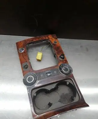 Volkswagen Touareg I Center console 7L6858602