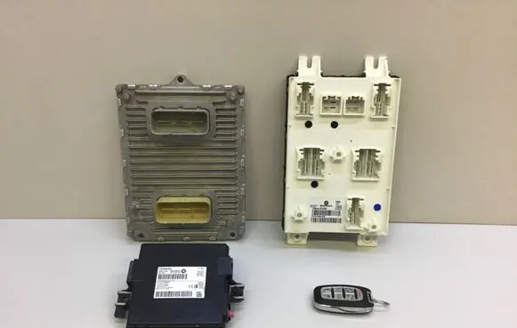Chrysler Pacifica Engine ECU kit and lock set 68222875AE A2C7465740600 6822875AE