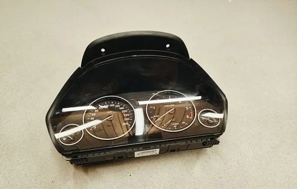 BMW 3 F30 F35 F31 Speedometer (instrument cluster) 17649411 007064010