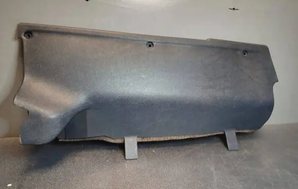 Foot area side trim