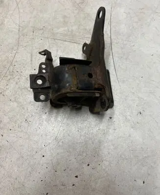Toyota Corolla Verso AR10 Engine mount bracket