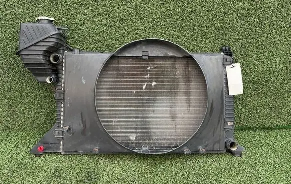 Mercedes-Benz Sprinter W901 W902 W903 W904 Coolant radiator 9015003500 A9015003500