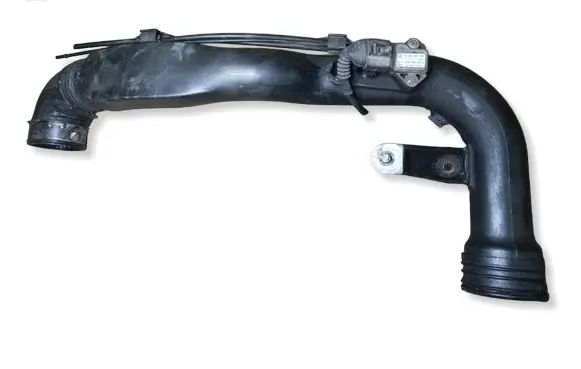 Volkswagen PASSAT B5.5 Intercooler hose/pipe 8E0145762B