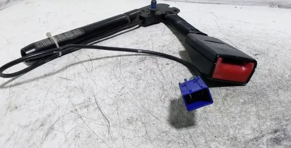 Mazda 3 I Front seatbelt buckle G5548A 041011