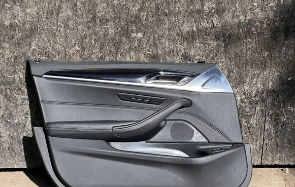 BMW 5 G30 G31 G38 Front door card panel trim 