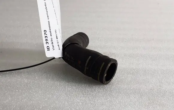 Audi Q7 4L Engine coolant pipe/hose 06E121545