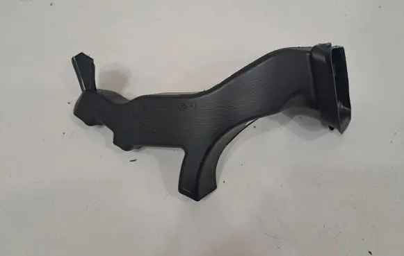 BMW i4 Cabin air duct channel 6805555