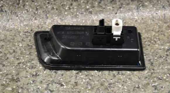 BMW 3 F30 F35 F31 USB socket connector 9207358 58450710 105026813