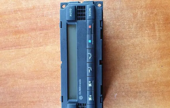 Volkswagen PASSAT B5.5 Climate control unit
