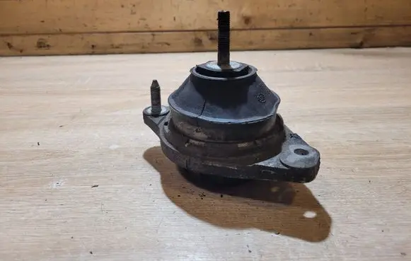 Audi A4 S4 B6 8E 8H Engine mount bracket 8A0199379