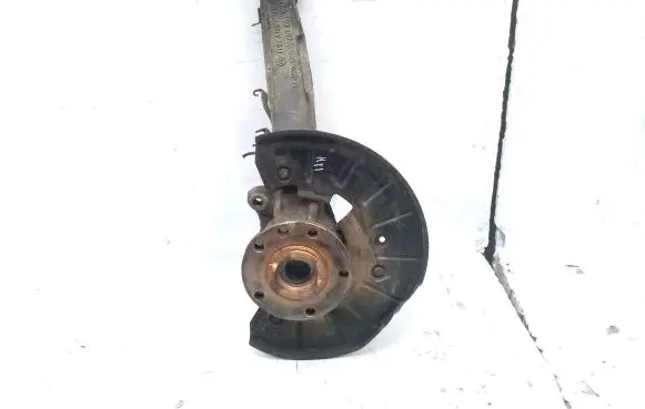 Front wheel hub spindle knuckle