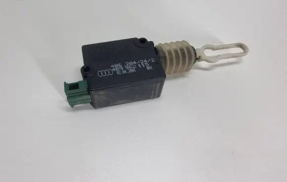 Audi A6 S6 C5 4B Central locking motor 4B9962115 02042001 406204242