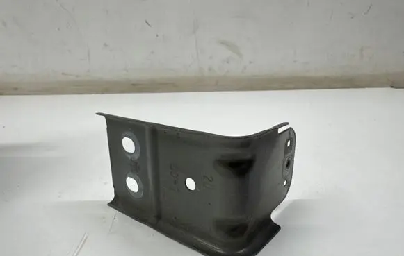 Maserati Grecale Fender mounting bracket C4002D