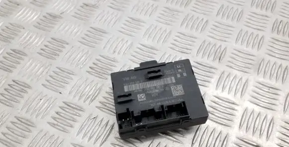 Volkswagen PASSAT B8 Door control unit/module 5Q0959595E 5Q0959595B
