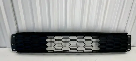Skoda Fabia Mk3 (NJ) Front bumper lower grill 6V0853677E 6V0853677 3200201