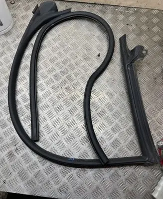 Audi A7 S7 4G Front door rubber seal 