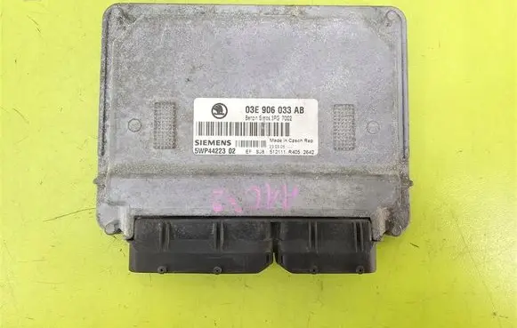 Skoda Fabia Mk1 (6Y) Engine control unit/module 03906033AB