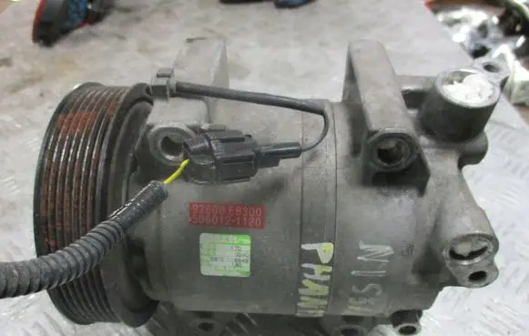 Nissan Pathfinder R51 Air conditioning (A/C) compressor (pump) 92600EB300