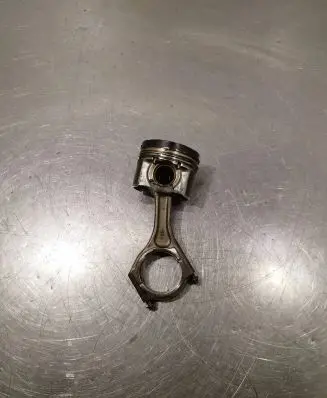 Subaru Impreza III Piston with connecting rod
