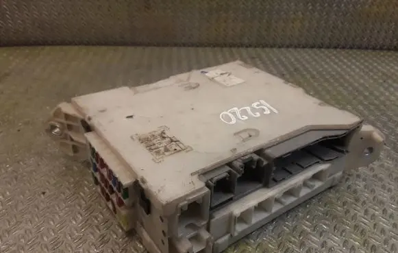 Lexus IS 220D-250-350 Fuse box set 8273053050