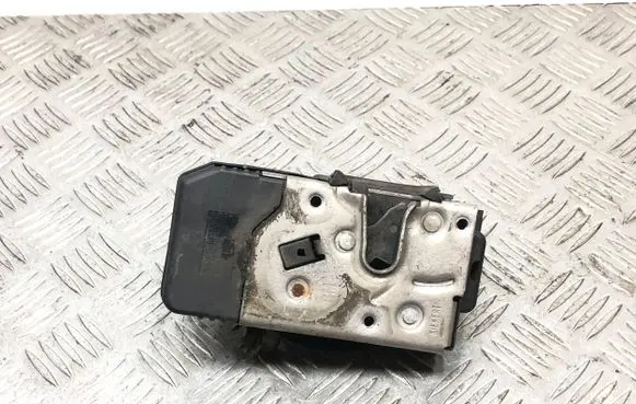 Opel Astra G Front door lock 24444018