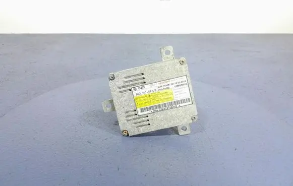 Volkswagen PASSAT CC Voltage converter/converter module 8K0941597B