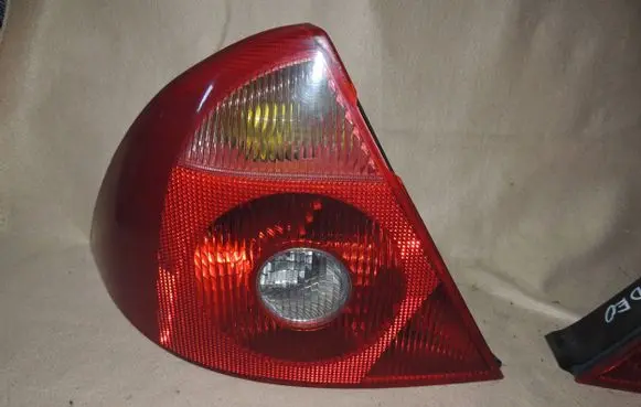 Ford Mondeo Mk III Rear/tail lights 030101