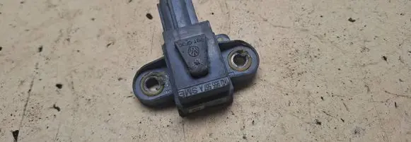 Volkswagen Golf V Airbag deployment crash/impact sensor 1K0955557A BBTGF30