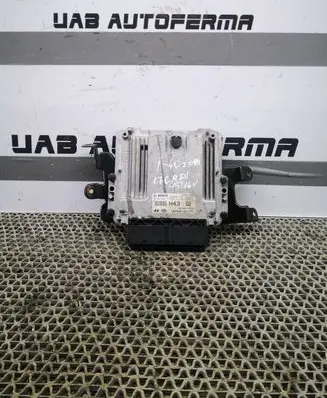 Hyundai i40 Engine control unit/module 391402A530
