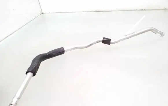 Mercedes-Benz E W212 Engine coolant pipe/hose 3015570