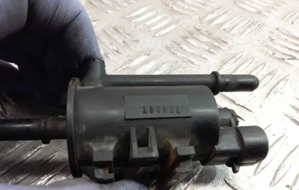 Mini One - Cooper R50 - 53 Valve vacuum 1997278