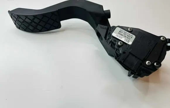 Skoda Superb B5 (3U) Accelerator throttle pedal 8D1721523K 6PV00837603