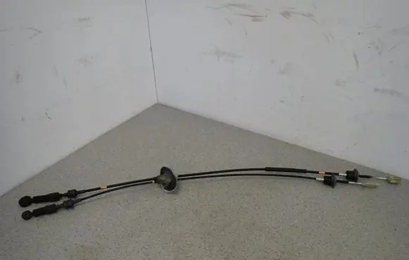Hyundai i30 Gear shift cable linkage 