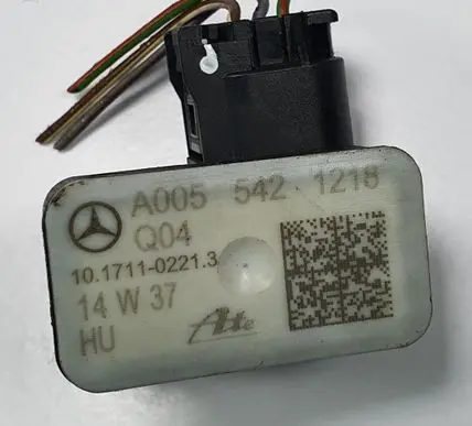 Opel Vectra C Acceleration sensor A0055421218