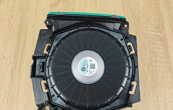 BMW 4 G22 G23 G24 G26 Subwoofer speaker 2622561