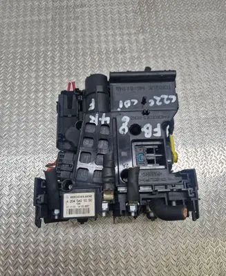 Mercedes-Benz C W204 Fuse module A2045401150