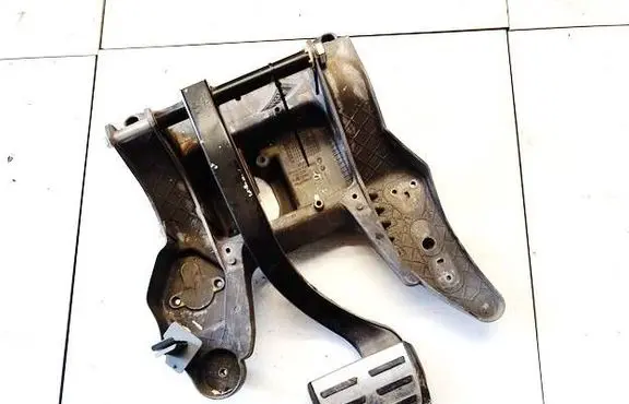 Audi Q7 4L Brake pedal 7L8723117